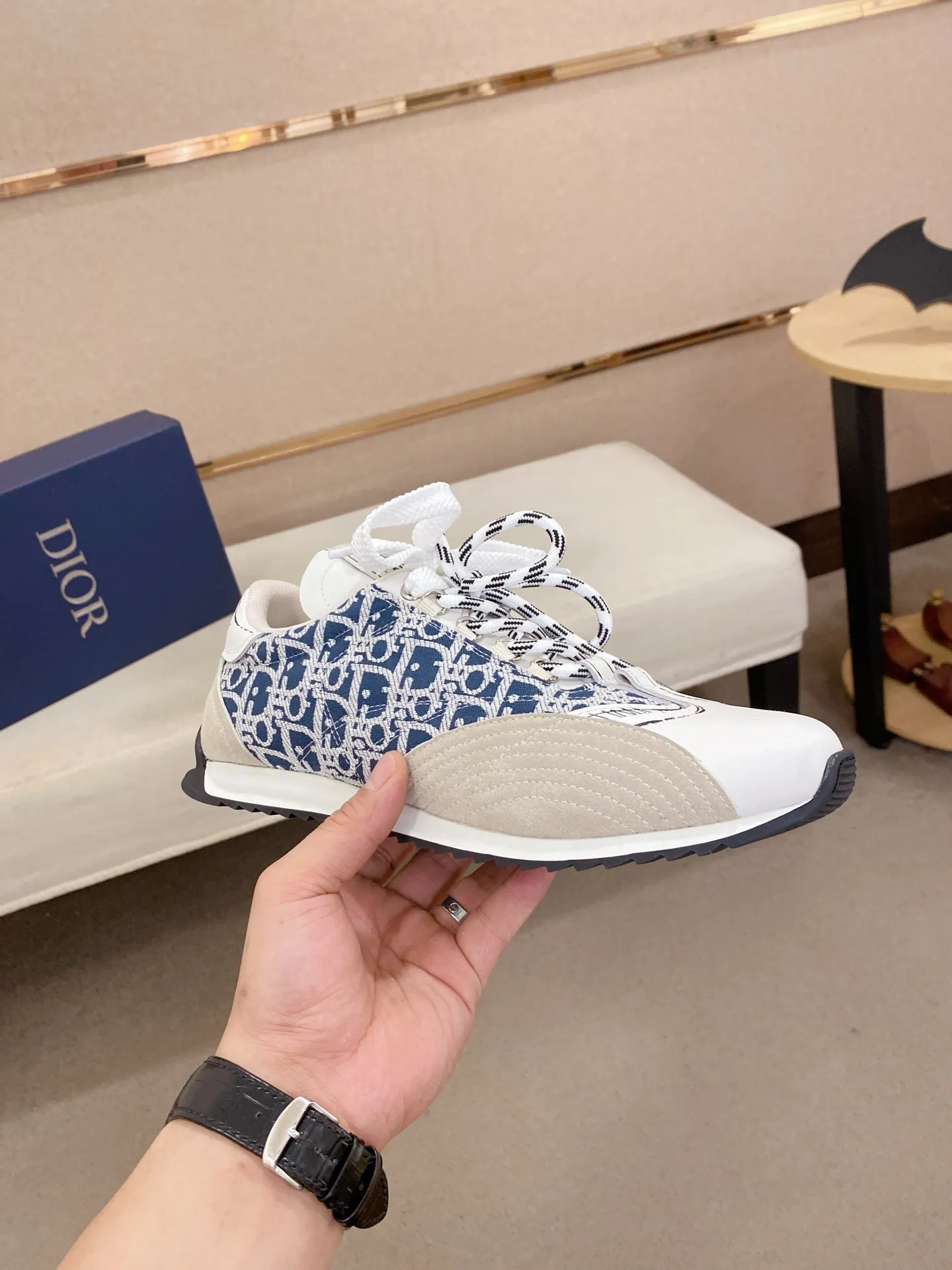 Men's shoes💰: 500💰Couple style💏 [Dior·Dior] New casual sports style men's shoes, new spring and summer design, perfect workmanship, lace-up lazy style to create wardrobe quality, upper: imported first-layer cowhide, mesh breathable lining soft and comfortable, ultra-light TPU wear-resistant outsole, simple, versatile fashion men's shoes, excellent color code number 35--44. (45,46 customized items are not returnable or exchangeable)